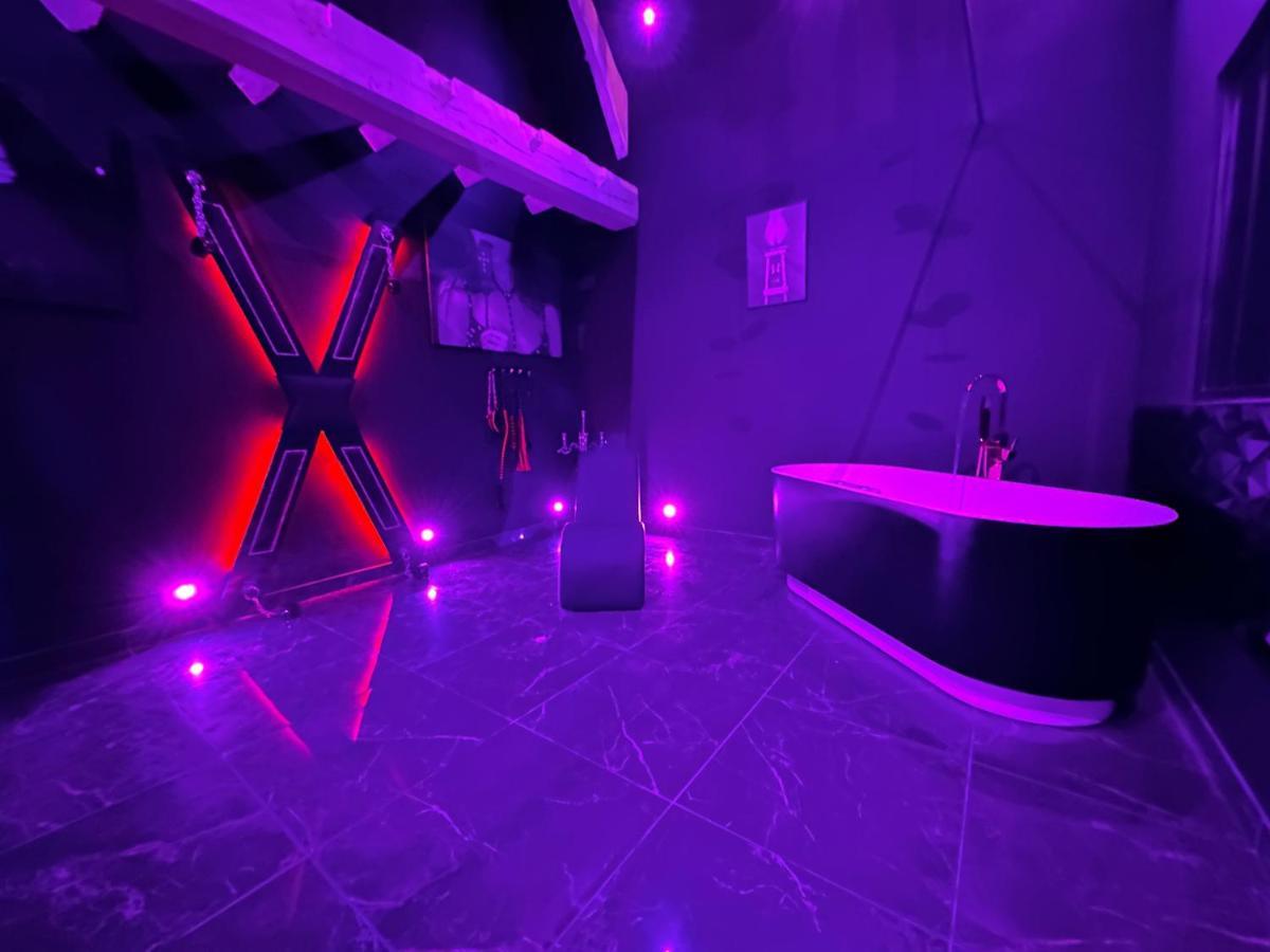 Loveroom De Luxe - Theme 50 Nuances De Grey Maison Privative Spa Insolite Douchy-les-Mines Exterior photo