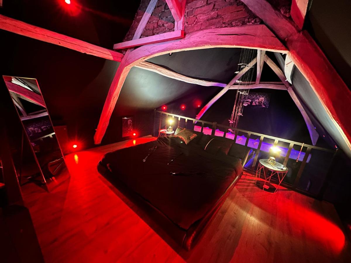 Loveroom De Luxe - Theme 50 Nuances De Grey Maison Privative Spa Insolite Douchy-les-Mines Exterior photo