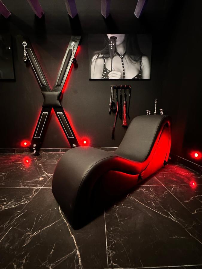 Loveroom De Luxe - Theme 50 Nuances De Grey Maison Privative Spa Insolite Douchy-les-Mines Exterior photo